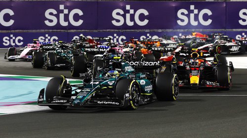 F1 GP von Saudi-Arabien: Schlussbericht Fernando Alonso gewann den Start, hatte danach aber keine Chance gegen die Red Bulls