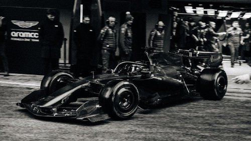 F1 Barcelona "Shakedown": Tag 4 Der neue Aston Martin AMR26 mit schwarzer Testlackierung