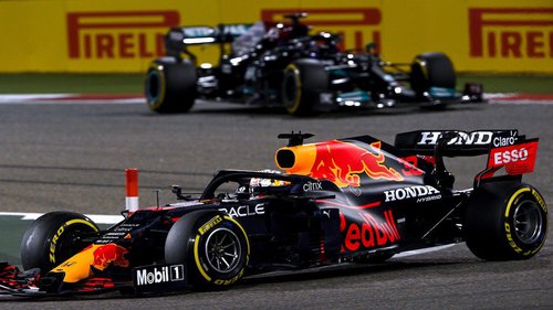 Helmut Marko: "Low-Rake"-Nachteil von Mercedes "ist eine Mutmaßung" "Rake": Red Bull mit hohem, Mercedes dahinter mit geringerem Anstellwinkel