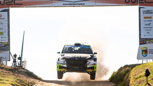 WRC2: Sieg aberkannt wegen Donuts für Fans Oliver Solberg hat den Sieg in Portugal wegen einer Strafe verloren