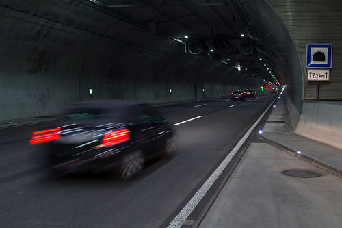 Richtiges Verhalten Bei Problemen Im Tunnel - Service - AUTOWELT ...