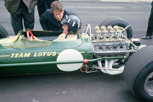 Ford Cosworth V8 feiert 50-jähriges Jubiläum Ford Cosworth DFV Lotus 49 1967