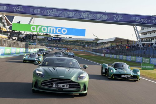 Aston Martin feiert 110er beim GP von Großbritannien 