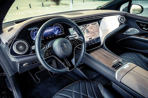 Vergleichstest: Mercedes EQS 450+ & BMW iX xDrive40 