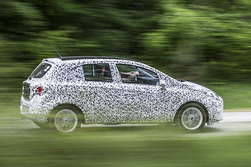 AUTOWELT | Opel Corsa im Tarnkleid gefahren | 2014 