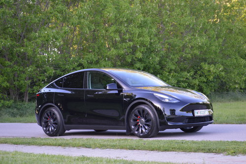 Test Tesla Model Y Performance: So gut ist das Power-SUV Made in Germany -  EFAHRER.com