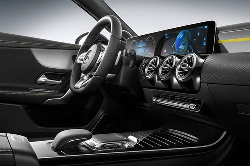AUTOWELT | Mercedes zeigt Cockpit der neuen A-Klasse | 2017 Mercedes A-Klasse 2017