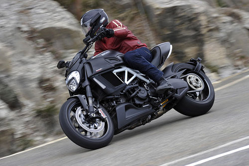 MOTORRAD | Ducati Diavel Carbon - schon gefahren | 2014 