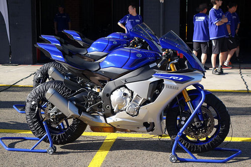 MOTORRAD | Yamaha YZF-R1 2015 - schon gefahren | 2015 