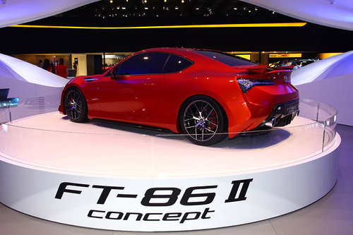 AUTOWELT | IAA 2011 | Toyota 
