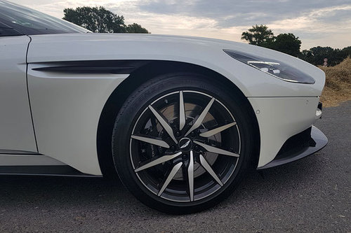 AUTOWELT | Aston Martin DB11 V8 Coupe - im Test | 2018 Aston Martin DB11 V8 Coupe 2018