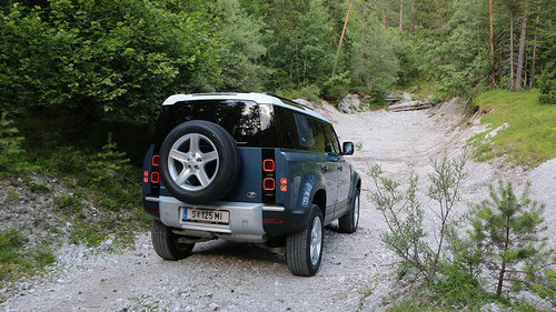 Land Rover Defender 110 SE D240 – im Test 