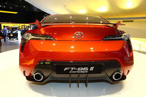AUTOWELT | IAA 2011 | Toyota 
