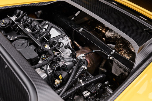 Der Motor des KTM X-Bow GT-XR im Fokus 