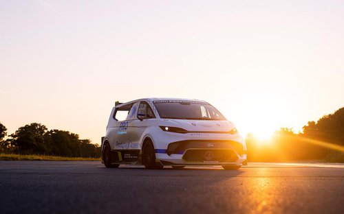 Ford Pro Electric Super-Van: Und der DHL-Bote flippt aus 