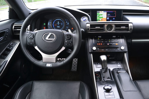 AUTOWELT | Lexus IS 300h F-Sport – im Test | 2015 