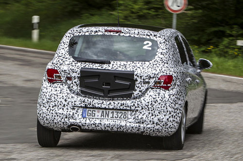 AUTOWELT | Opel Corsa im Tarnkleid gefahren | 2014 