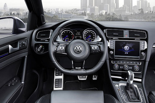 AUTOWELT | LA Auto Show: VW Golf R Variant | 2014 