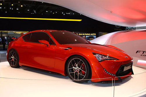 AUTOWELT | IAA 2011 | Toyota 