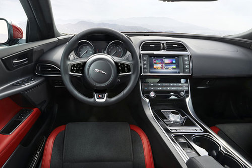 AUTOWELT | Jaguar XE Premiere | 2014 