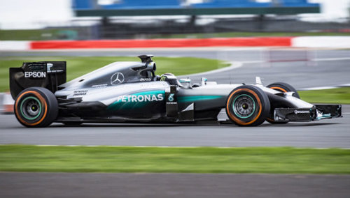 MOTORSPORT | 2016 | Lorenzo testet F1-Mercedes 