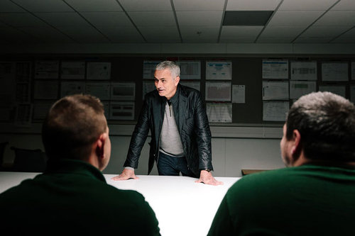 OFFROAD | Mourinho assistiert Jaguar beim Bau seines F-Pace | 2017 Jose Mourinho Jaguar F-Pace 2017
