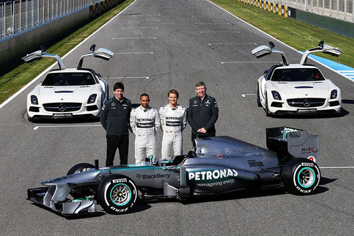 FORMEL 1 | Launches 2013 | Mercedes F1 W04 