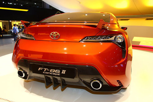 AUTOWELT | IAA 2011 | Toyota 