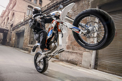 MOTORRAD | KTM: Straßen-Elektro-Bike Freeride E-SM | 2015 