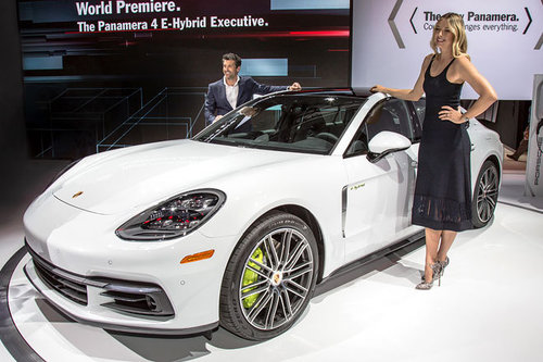 AUTOWELT | LA Auto Show: Porsche Panamera | 2016 Porsche Panamera 2016