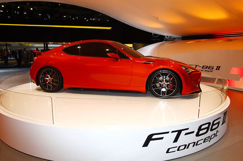 AUTOWELT | IAA 2011 | Toyota 