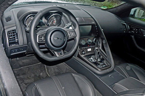 AUTOWELT | Jaguar F-Type R AWD Coupe - im Test | 2015 