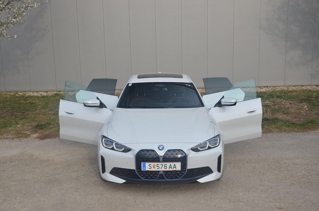 BMW i4 eDrive40 im Test - E-Autos - ELECTRIC WOW 