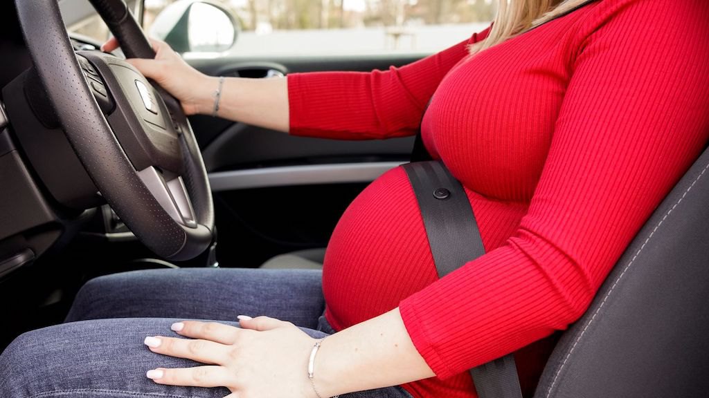 Autofahren während der Schwangerschaft - Artikel - FAMILIENAUTOS
