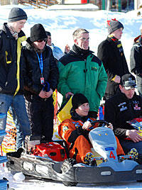 Das Motorline-Team: Teamchef Stefan Schmudermaier, ein leicht versteinerter Michael Noir Trawniczek, Manfred Windischbauer, im Kart Patrick Winter, rechts von ihm Manfred Pfeiffenberger. 