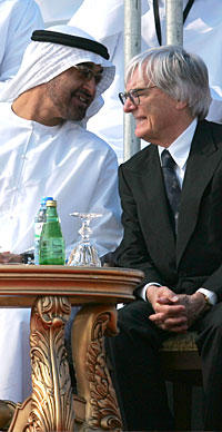Bernie Ecclestone und Kronprinz Sheikh Mohammed bin Zayed al Nahyan, der seinen Bruder bislang gedeckt hat... 