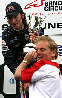 Mirko Bortolotti und F2-Organisator Jonathan Palmer. 