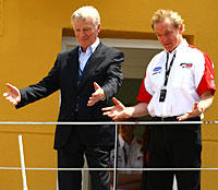 Max Mosley & Jonathan Palmer sind stolz auf ihr "Baby" Formel 2. 