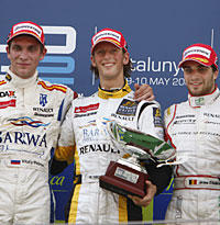 Grosjean, Petrov und D'Ambrosio auf dem Podium. 
