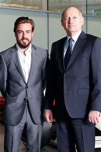  Fernando Alonso, Ron Dennis, Woking 2014