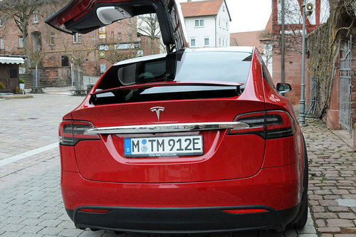 Elektro Suv Tesla Model X 90d Im Test Offroader Tests