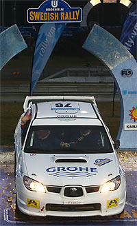 Ziel erreicht - Markus Benes und sein Copilot Norbert Wannenmacher auf der Rampe. 