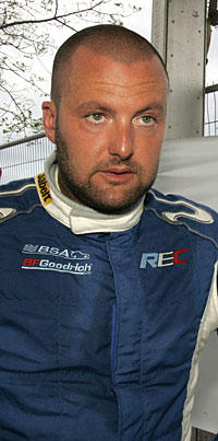 Brice Tirabassi wird den dritten Impreza WRC2008 pilotieren. 